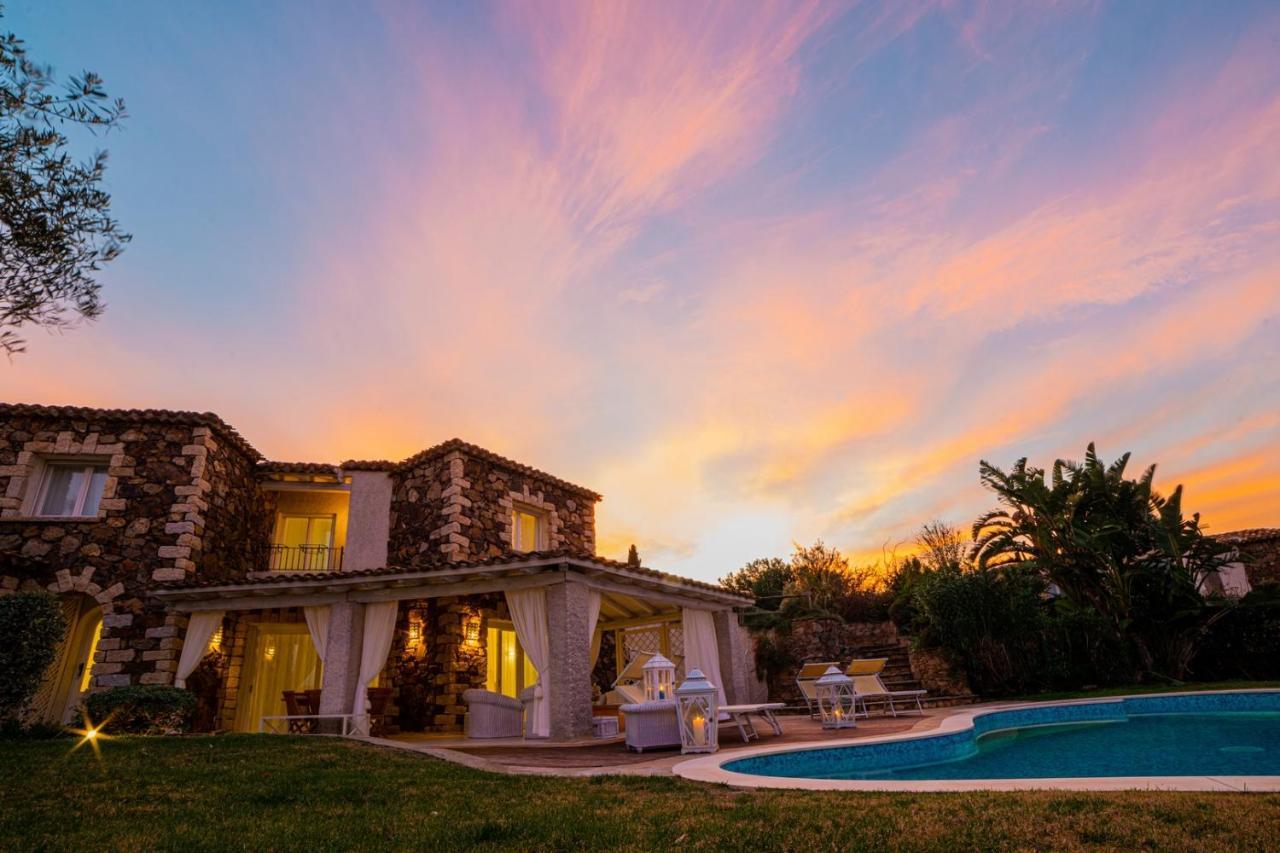 קסטיאדס Villa Bougainvillea Con Piscina E Giardino Privato A Pochi Passi Dal Mare מראה חיצוני תמונה