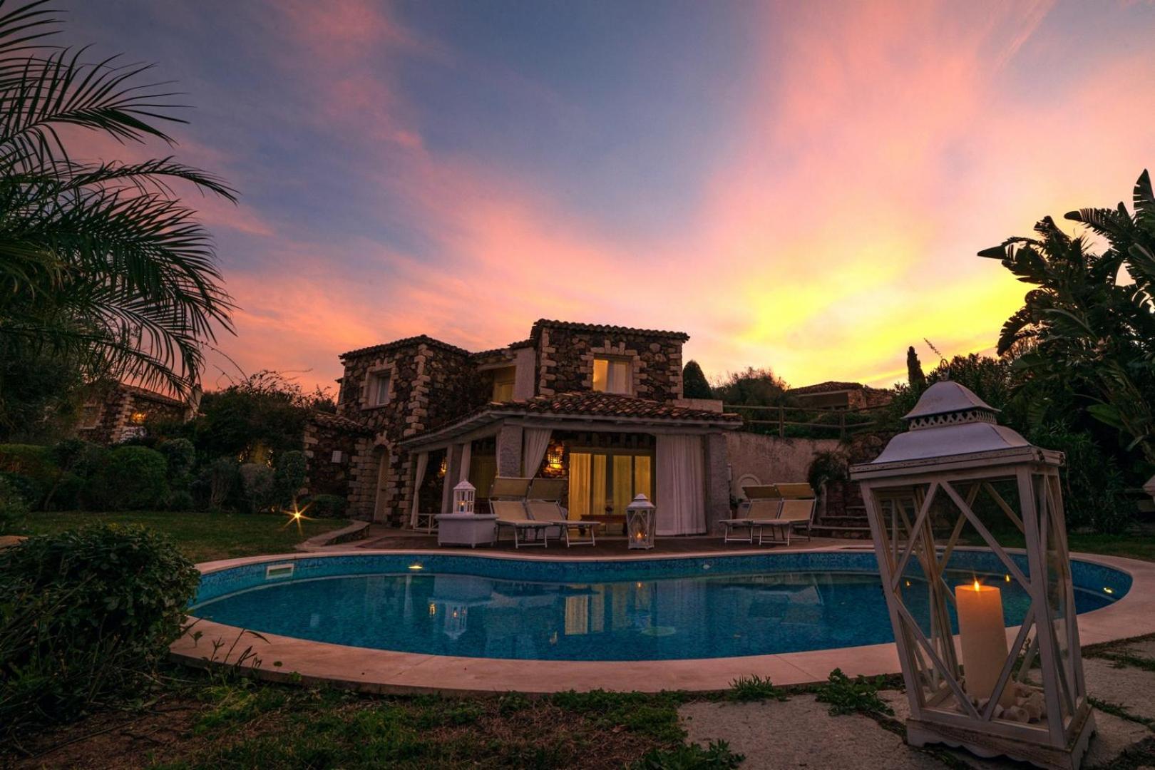 קסטיאדס Villa Bougainvillea Con Piscina E Giardino Privato A Pochi Passi Dal Mare מראה חיצוני תמונה