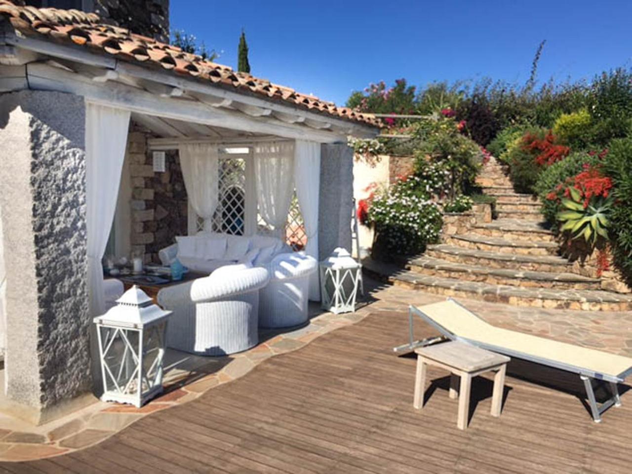 קסטיאדס Villa Bougainvillea Con Piscina E Giardino Privato A Pochi Passi Dal Mare מראה חיצוני תמונה