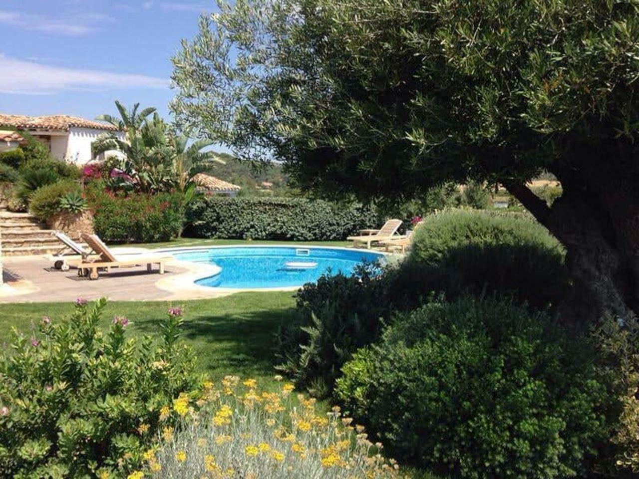 קסטיאדס Villa Bougainvillea Con Piscina E Giardino Privato A Pochi Passi Dal Mare מראה חיצוני תמונה